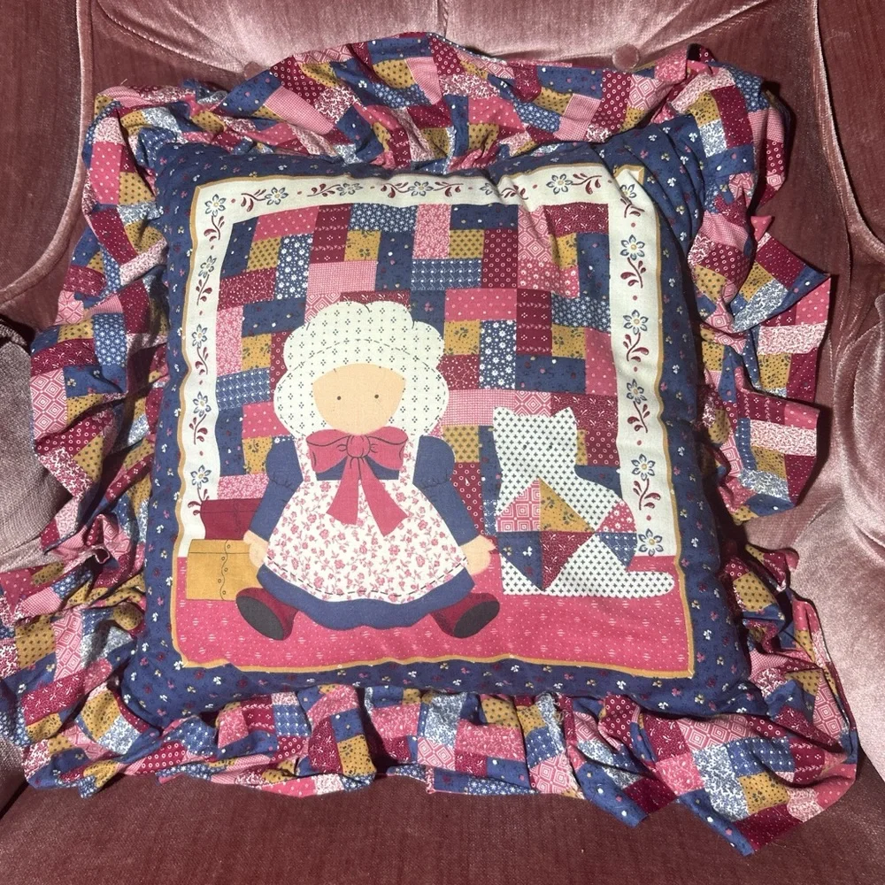 Country Patchwork Granny and‎ Cat Decorative Throw Pillow - Navy, Pink, Cream